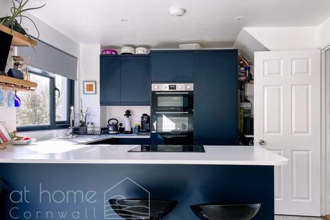 24 Eglos Road, Shortlanesend, Truro, TR4 9BZ