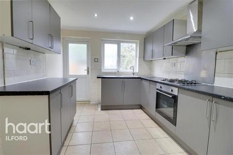 3 bedroom semi-detached house to rent, Grange Road, IG1