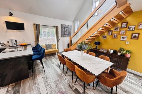 5 bedroom bungalow for sale, West Court, Doncaster DN8