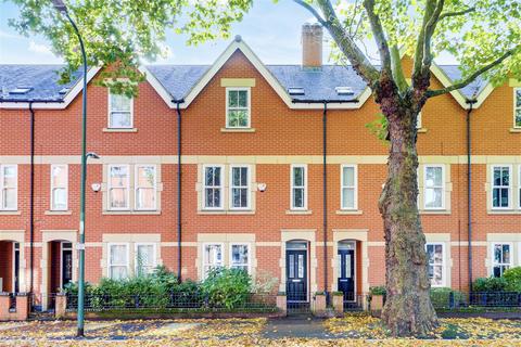 4 bedroom townhouse for sale, Castle Boulevard, Nottingham NG7