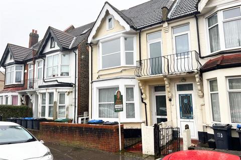 5 bedroom end of terrace house for sale, Bensham Lane, Croydon