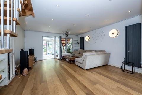 2 bedroom terraced house for sale, Moresby Walk, Battersea, London SW8