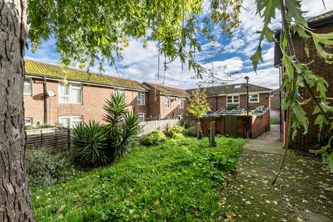 2 bedroom terraced house for sale, Moresby Walk, Battersea, London SW8