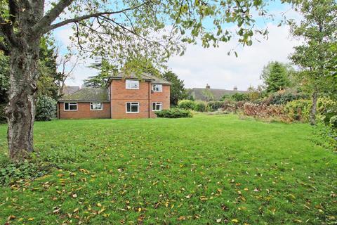 4 bedroom detached house to rent, High Street, Netheravon