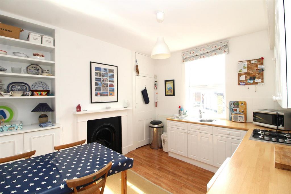 Devonshire Terrace, Broadstairs 2 bed property for sale £375,000