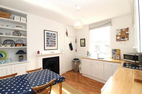 1 Devonshire Terrace, Broadstairs, CT10 1HH