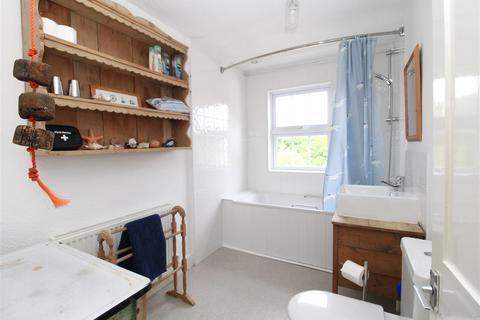 1 Devonshire Terrace, Broadstairs, CT10 1HH