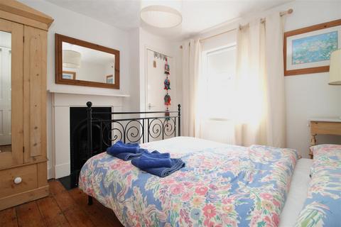 1 Devonshire Terrace, Broadstairs, CT10 1HH