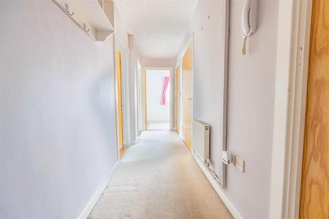 2 bedroom apartment for sale, COLLIER WAY, Southend-On-Sea