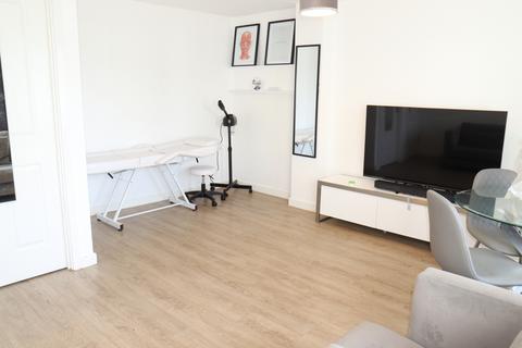 73d Arundel Road, Luton, LU4 8FZ