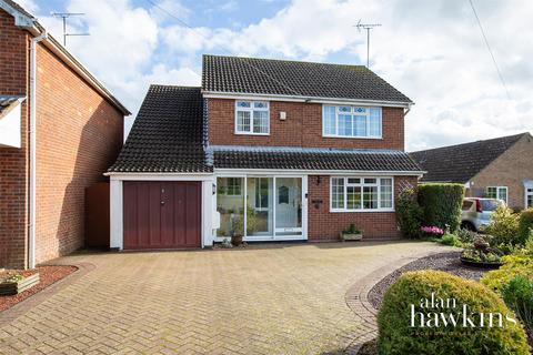 3 bedroom detached house for sale, Kingsley Avenue, Royal Wootton Bassett SN4 8