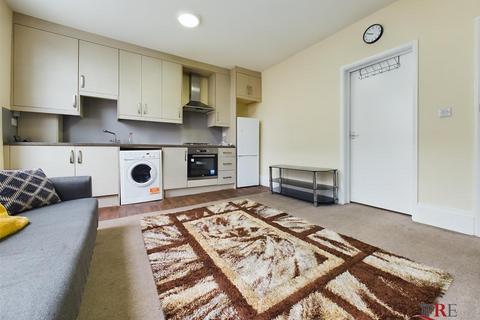 1 bedroom flat to rent, Station Road, London