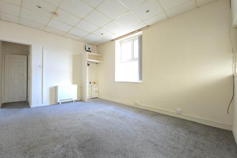 Studio to rent, Clevedon Road, Blackpool