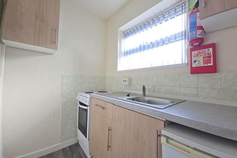 Studio to rent, Clevedon Road, Blackpool