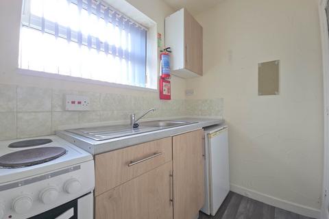 Studio to rent, Clevedon Road, Blackpool