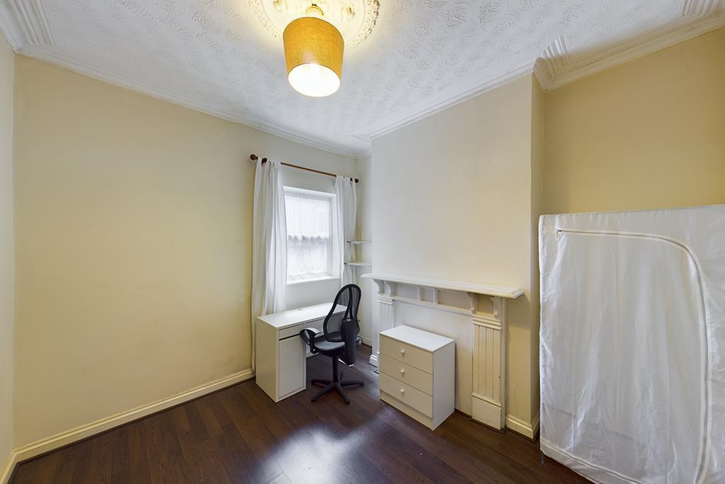 CAM00627 P1-PR0173-STILL02.jpg