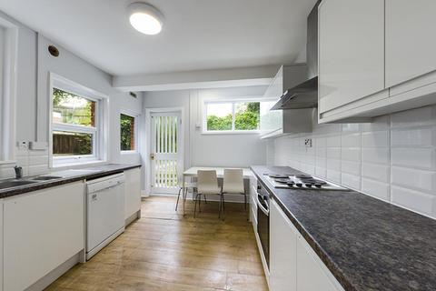 4 bedroom semi-detached house to rent, Sandhurst Road, Southampton