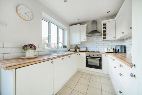 23 Lambourne Crescent, Woking, GU21 5RG