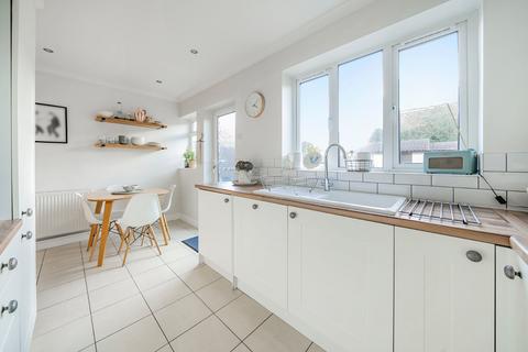 23 Lambourne Crescent, Woking, GU21 5RG