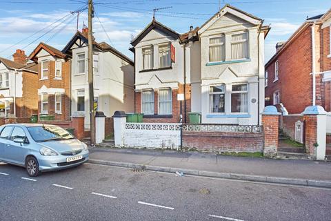 4 bedroom private hall to rent, Newcombe Road, Southampton