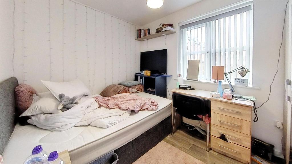 2-Bowthorpe-Court-Be