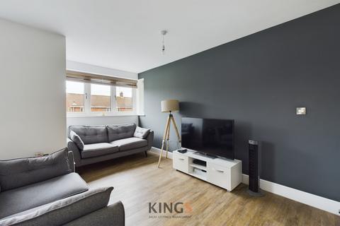 2 bedroom flat for sale, Roe Green Lane, Highfield House Roe Green Lane, AL10