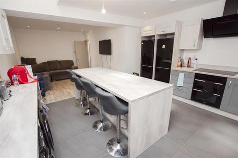 undefined, Raddlebarn Road, Selly Oak B29