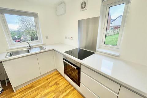 2 bedroom end of terrace house to rent, Rosehip Close, Plymouth PL6