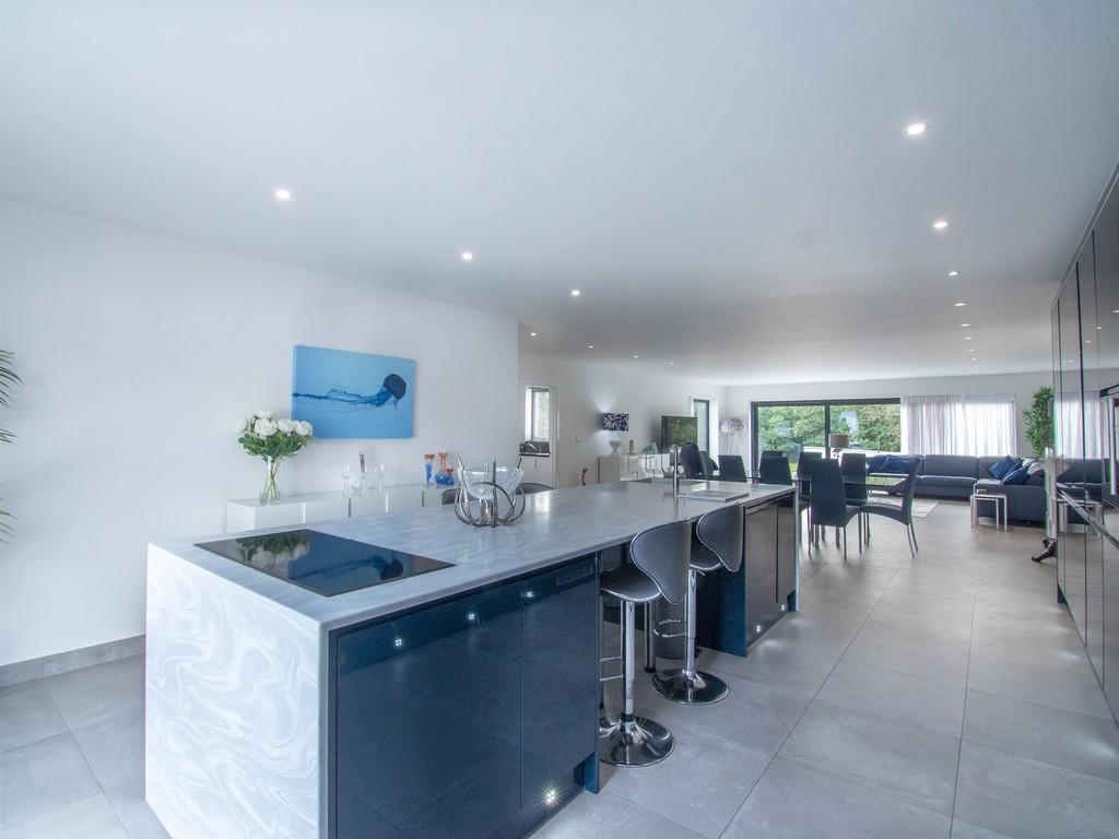 Open Plan Living Room, Dining Room and Kitchen