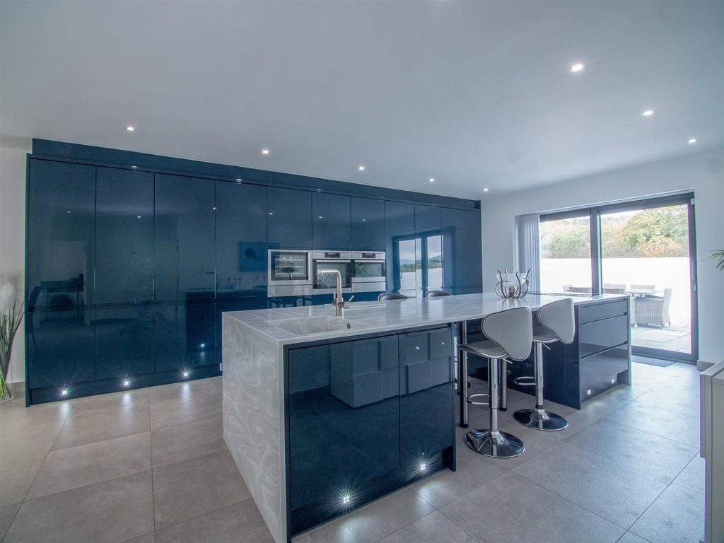 Open Plan Living Room, Dining Room and Kitchen