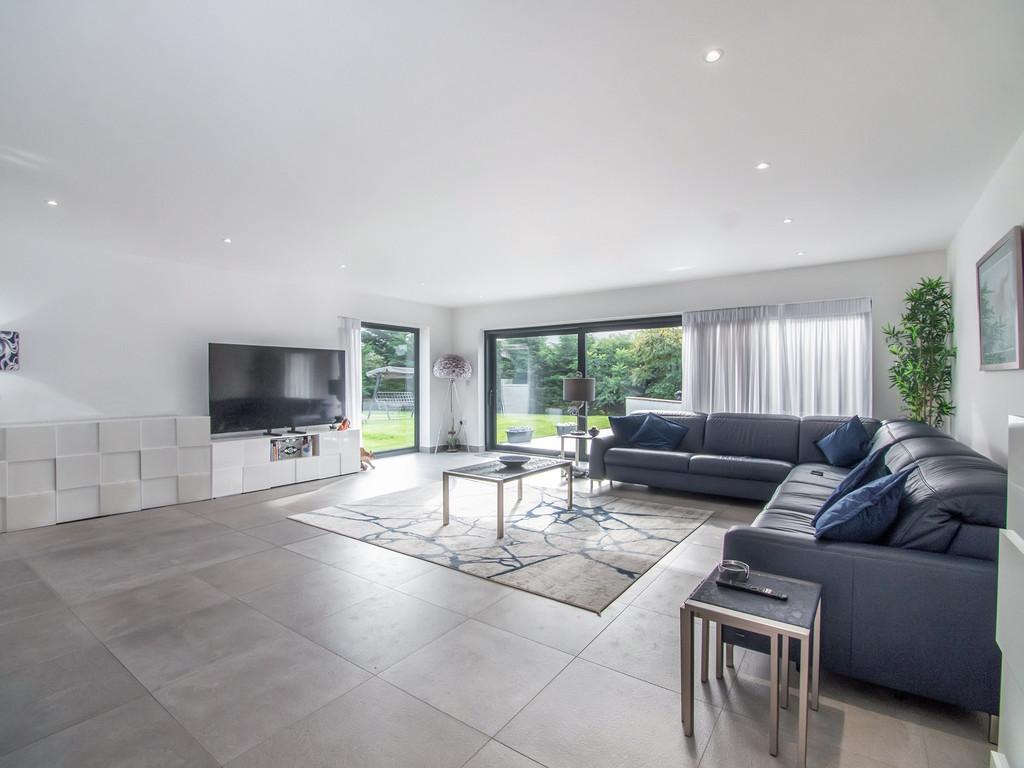 Open Plan Living Room, Dining Room and Kitchen