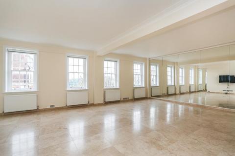 3 bedroom flat to rent, Duchess of Bedford House, Kensington, W8