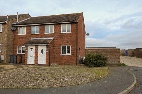 2 bedroom end of terrace house to rent, Carr Avenue, Leiston