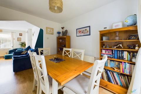 9 Alvega Close, New Ferry, Wirral, CH62 1HG