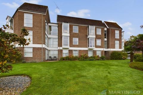 7 Benson Gardens, Truro, TR1 1DR