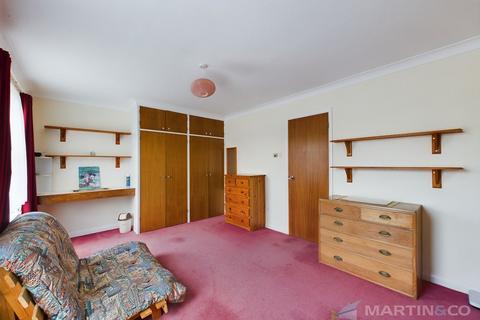7 Benson Gardens, Truro, TR1 1DR