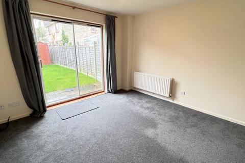 2 bedroom terraced house to rent, Nightingale Drive, Westbury