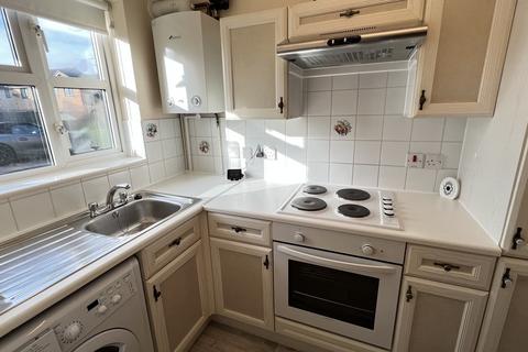 2 bedroom terraced house to rent, Nightingale Drive, Westbury