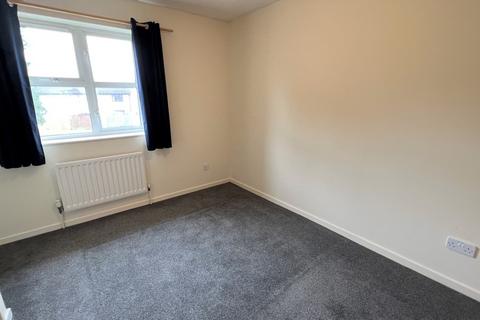 2 bedroom terraced house to rent, Nightingale Drive, Westbury