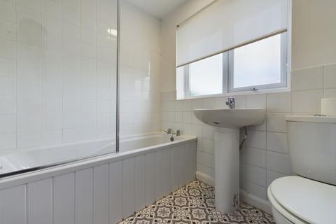 2 bedroom semi-detached house to rent, Rye Crescent, Clay Cross