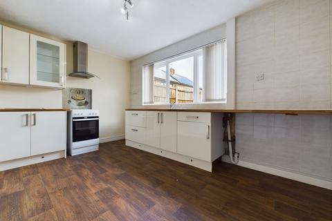 2 bedroom semi-detached house to rent, Rye Crescent, Clay Cross