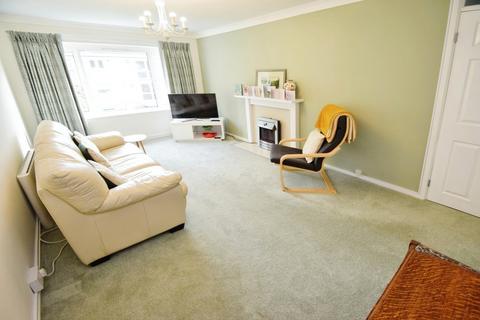 3 bedroom apartment for sale, Hoyle Court Drive, Bradford BD17