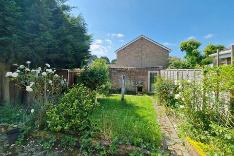 3 bedroom detached house for sale, Samber Close, Lymington SO41