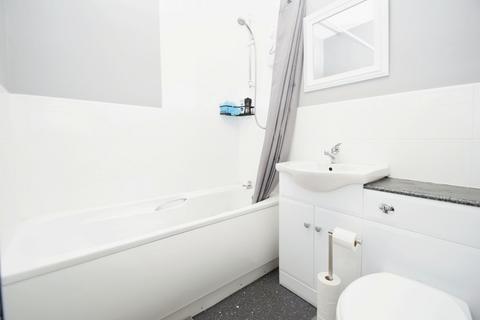 5 Broadway, Bingley, BD16 4QA
