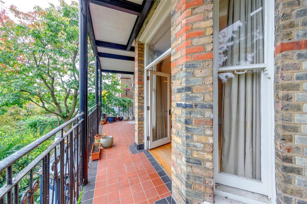 https://media.onthemarket.com/properties/16035208/1515668967/image-10-1024x1024.jpg