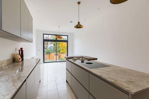 4 bedroom end of terrace house to rent, Bedford Road, N2, East Finchley, London, N2