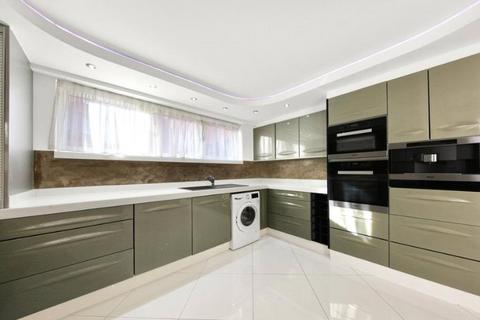 3 bedroom apartment to rent, Blazer Court, St John's Wood NW8