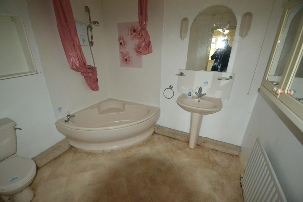 En Suite Bathroom