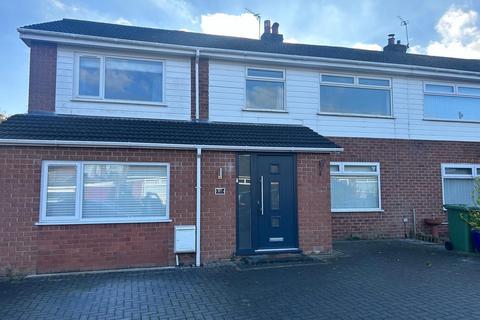 4 bedroom semi-detached house to rent, Fern Way, Weaverham