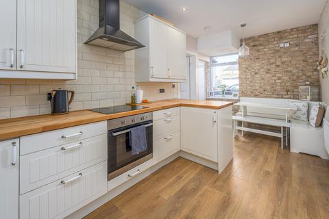 16 Central Avenue, Amble, Morpeth, NE65 0NQ